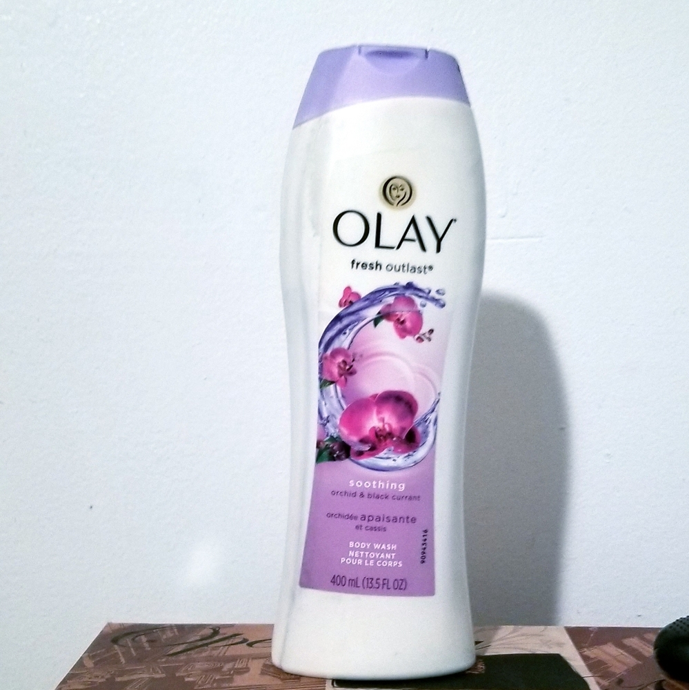 Olay Fresh Outlast Soothing Orchid & Black Currant